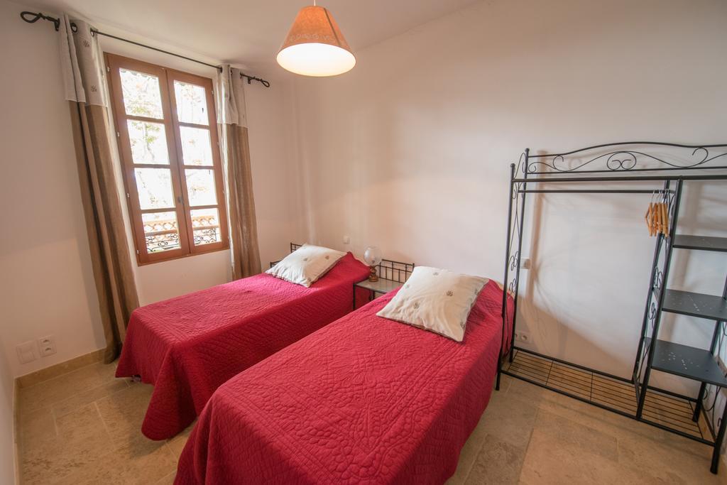 Hotel La Treille Et L'Impasse Ansouis Pokoj fotografie