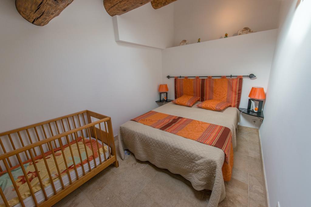 Hotel La Treille Et L'Impasse Ansouis Pokoj fotografie