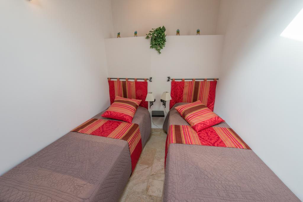 Hotel La Treille Et L'Impasse Ansouis Pokoj fotografie